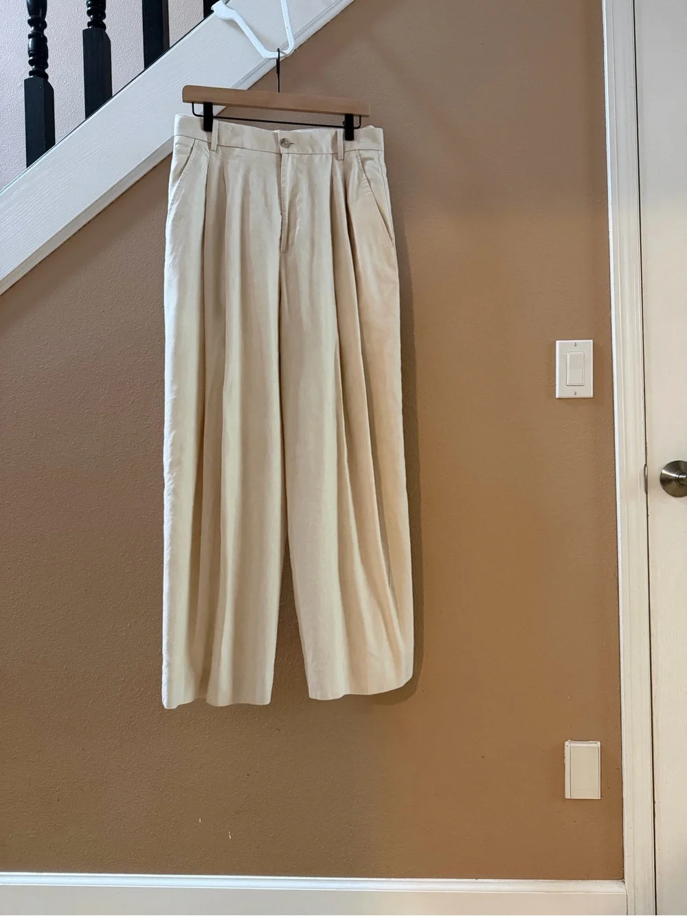 Banana Republic Cream Pleated Wide-Leg Pants